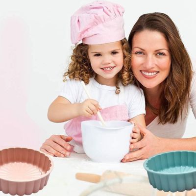 Le moule charlotte silicone est simple Ă utiliser, mĂȘme pour les enfants.