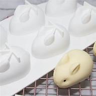 Le moule à gâteau lapin blanc est antiadhésif, ce qui facilite la manipulation de vos desserts.